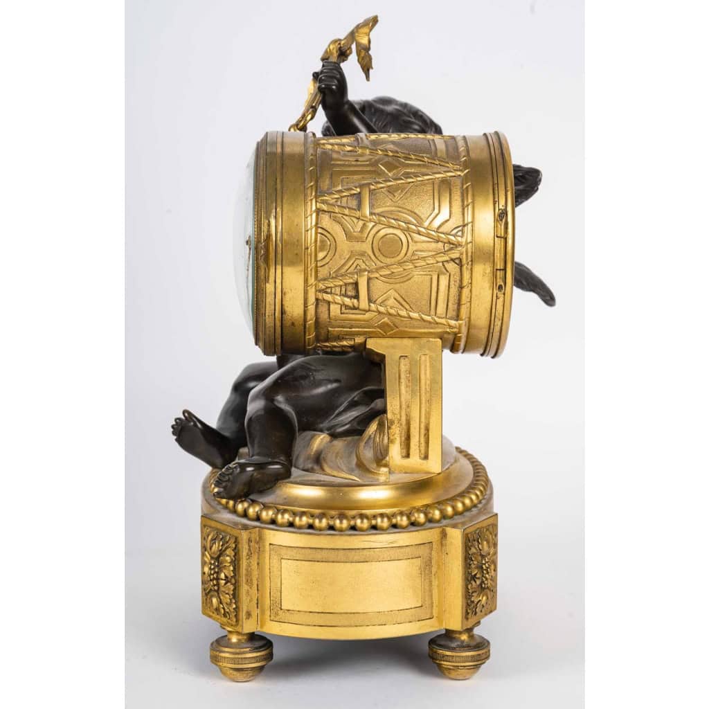 Pendule Napoléon III « Amour au tambour », circa 1875 Pendule Napoléon III « Amour au tambour », circa 1875