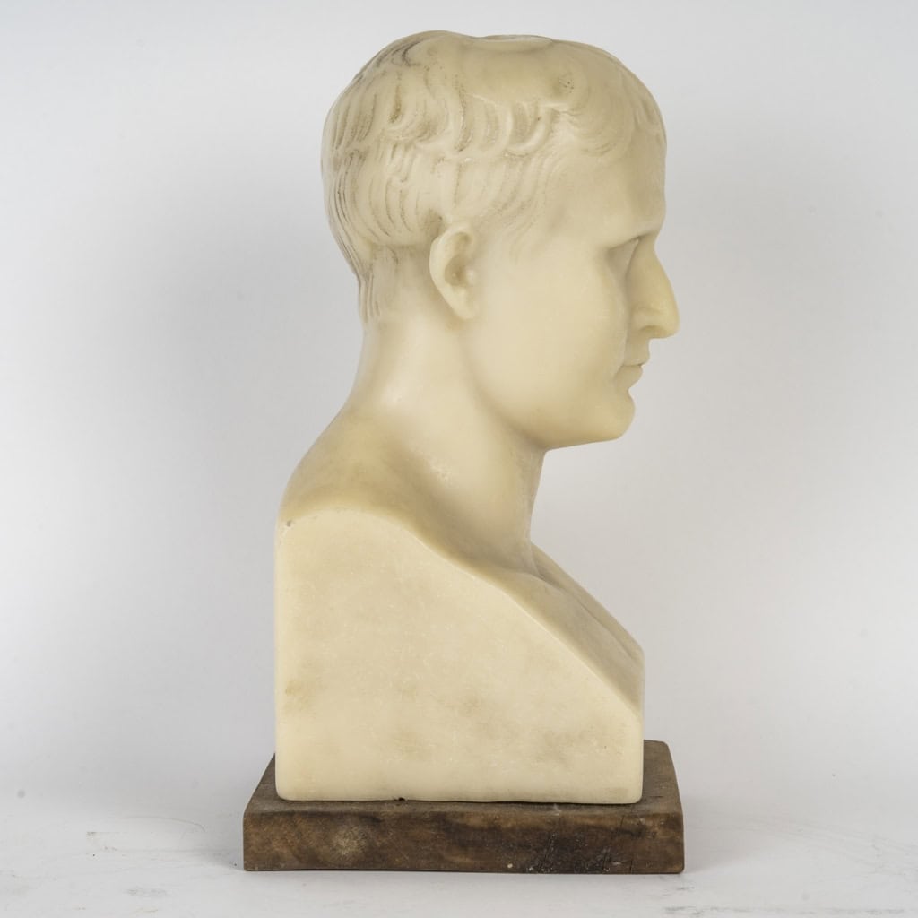 Sculpture en cire représentant un bust d’homme, XXème siècle. Sculpture en cire représentant un bust d’homme, XXème siècle.