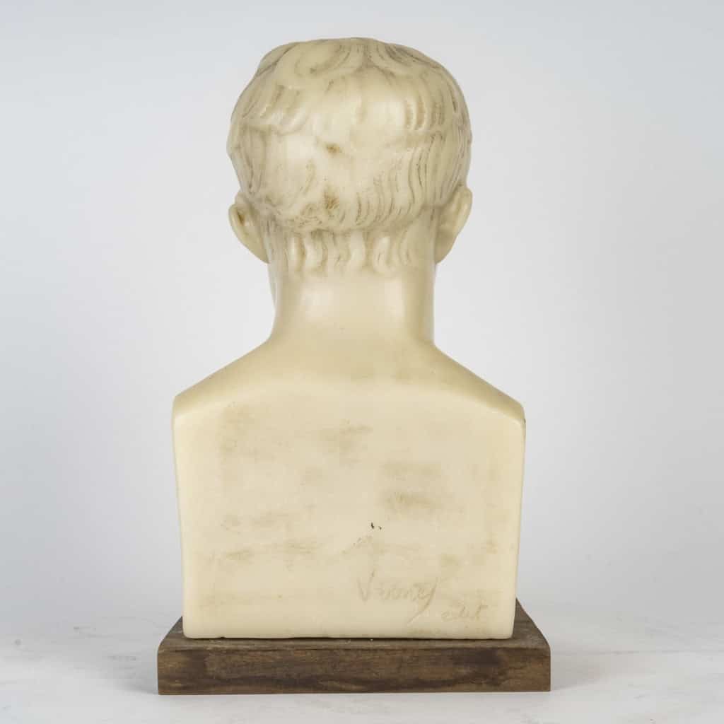 Sculpture en cire représentant un bust d’homme, XXème siècle. Sculpture en cire représentant un bust d’homme, XXème siècle.