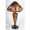 émile Gallé - Grande Lampe Champignon à Décor De Raisins Et Vignes, Pâte De Verre Art Nouveau émile Gallé - Grande Lampe Champignon à Décor De Raisins Et Vignes, Pâte De Verre Art Nouveau