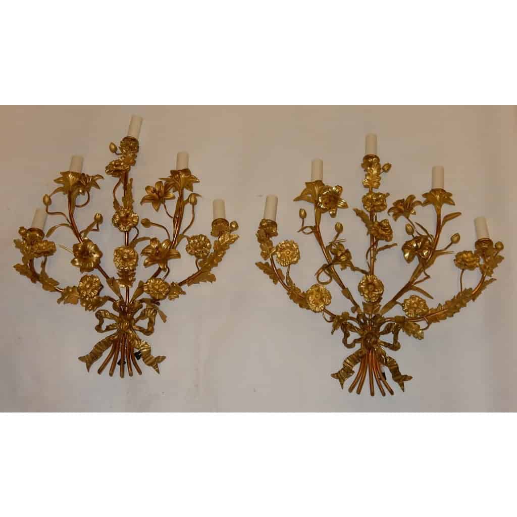 1880′ Paire d’Appliques en Bronze Doré à Décor Floral 5 Bras de Lumière |||||||