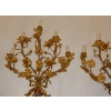 1880′ Paire d’Appliques en Bronze Doré à Décor Floral 5 Bras de Lumière 1880′ Paire d’Appliques en Bronze Doré à Décor Floral 5 Bras de Lumière