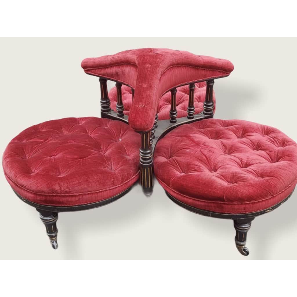 Fauteuil de salon dit "indiscret" trois places en poirier noirci et velours bordeaux |||||||