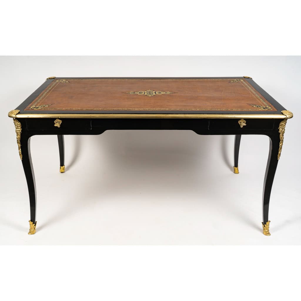 Bureau plat laqué noir d’époque Régence vers 1715-1723 