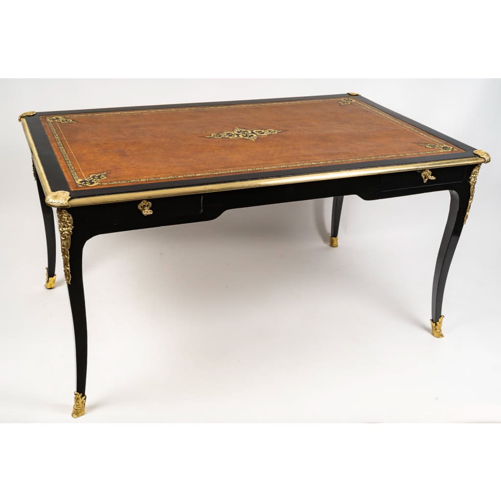 Bureau plat laqué noir d’époque Régence vers 1715-1723 