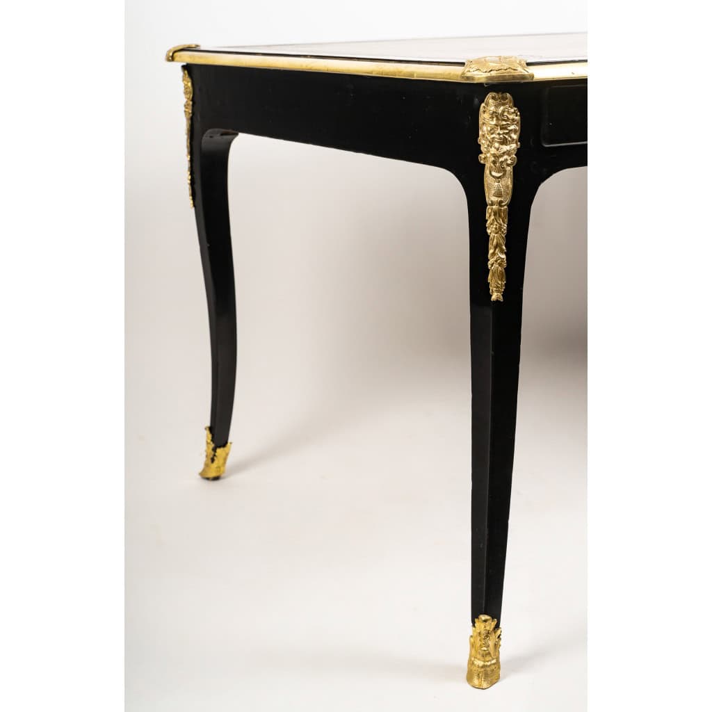 Bureau plat laqué noir d’époque Régence vers 1715-1723 