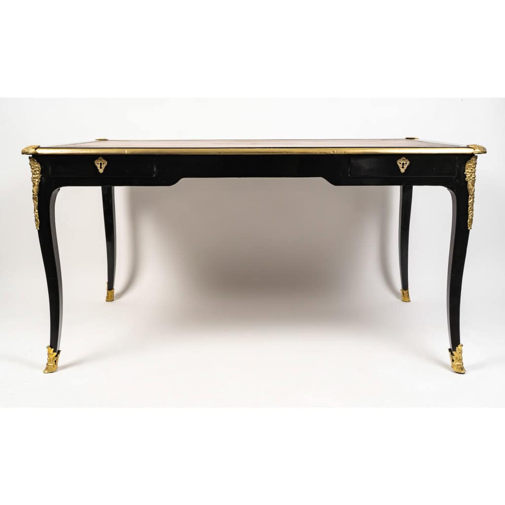 Bureau plat laqué noir d’époque Régence vers 1715-1723 