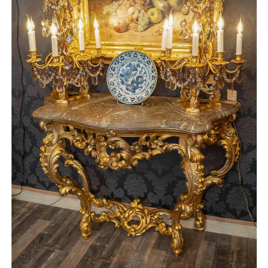 Console en bois sculpté ajouré et doré à décor Rocaille Italie fin du XVIIIème siècle 