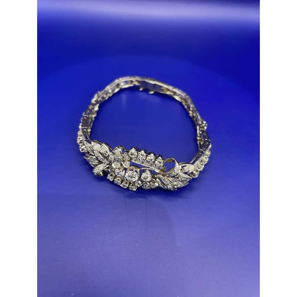 Bracelet souple floral platine diamants brillant et 8x8. 