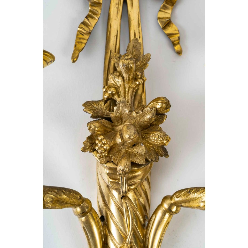 Paire d'appliques aux carquois d’époque Louis XVI en bronze ciselé et doré vers 1780 