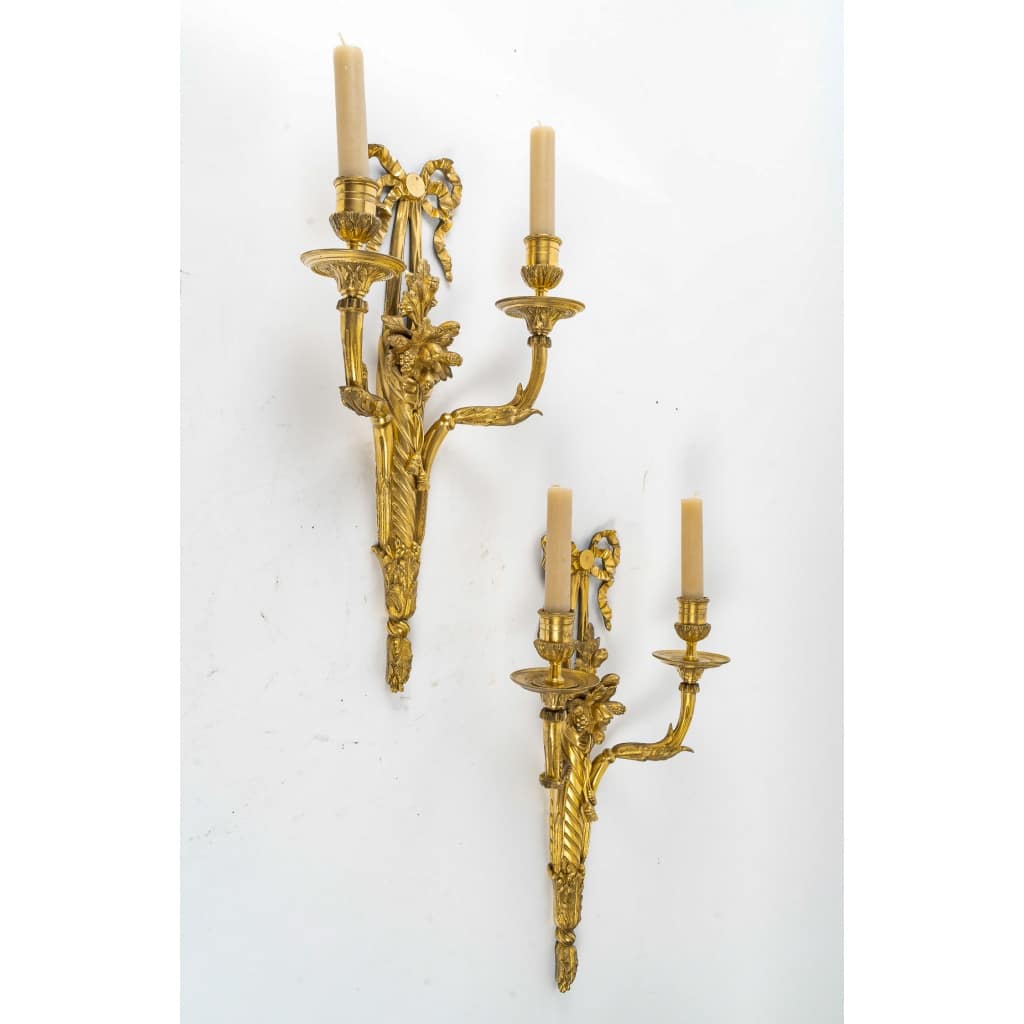 Paire d'appliques aux carquois d’époque Louis XVI en bronze ciselé et doré vers 1780 