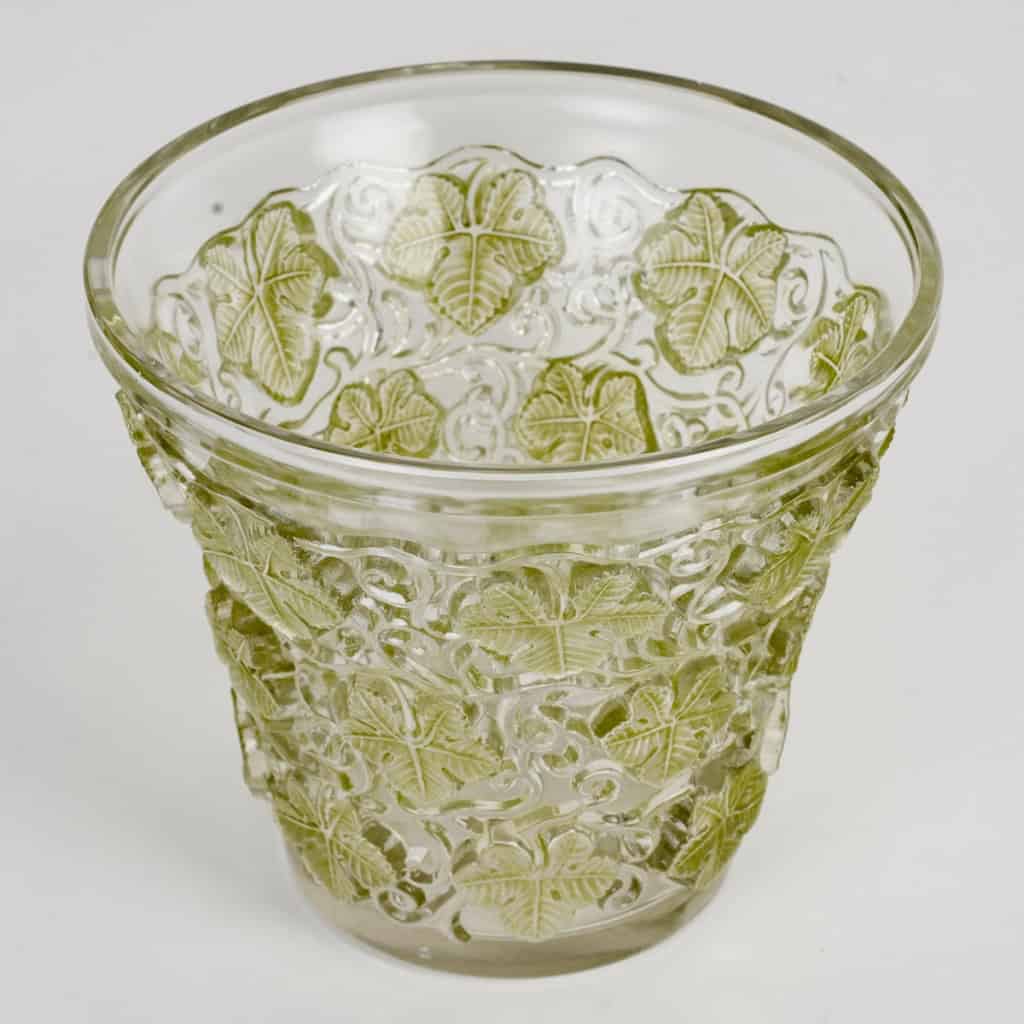 Vase Seau à Champagne/Glace "Reims" verre blanc patiné vert de René LALIQUE 