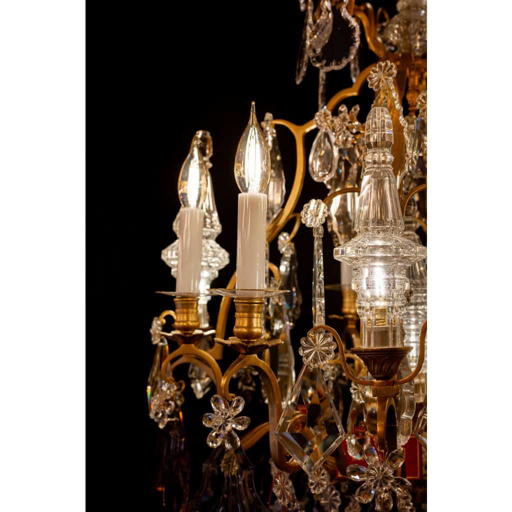 Lustre de style Louis XV en bronze doré et décor de cristal taillé signé par les Cristalleries de Baccarat vers 1890 