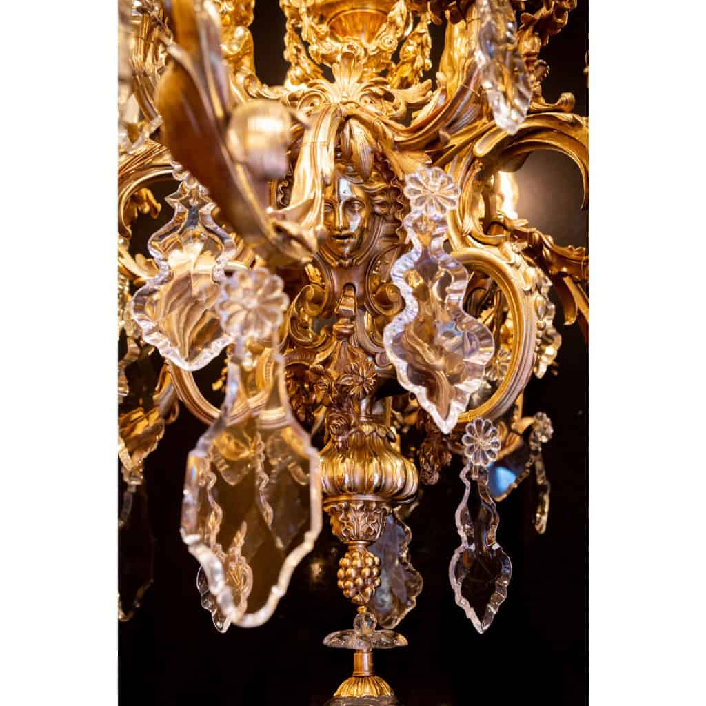 Victor Raulin Lustre en bronze ciselé et doré de style Louis XV aux Amours vers 1880 