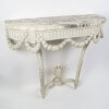 Paire de consoles de style Louis XVI. 