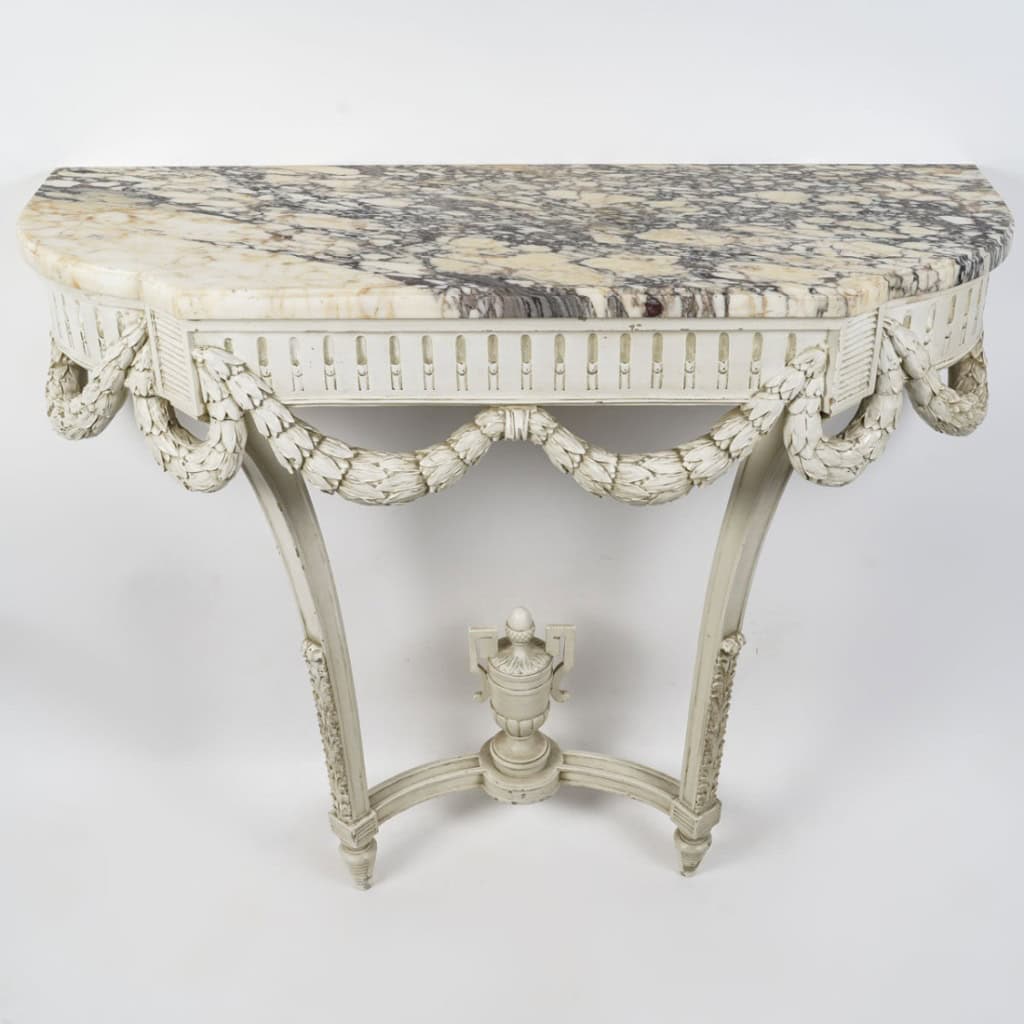 Paire de consoles de style Louis XVI. 