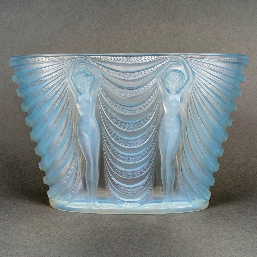 1937 René Lalique - Vase Terpsichore Verre Opalescent Patiné Bleu 