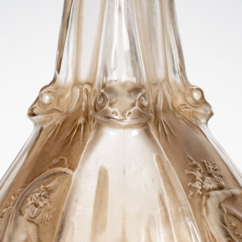 1911 René Lalique - Carafe Sirènes Et Grenouilles Verre Blanc Patiné Sépia 