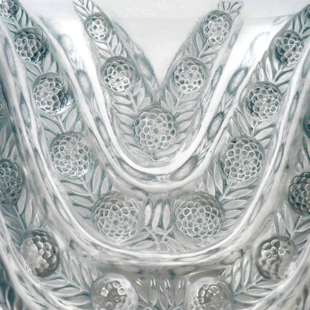 1937 René Lalique - Vase Vichy Verre Blanc Patiné Bleu 