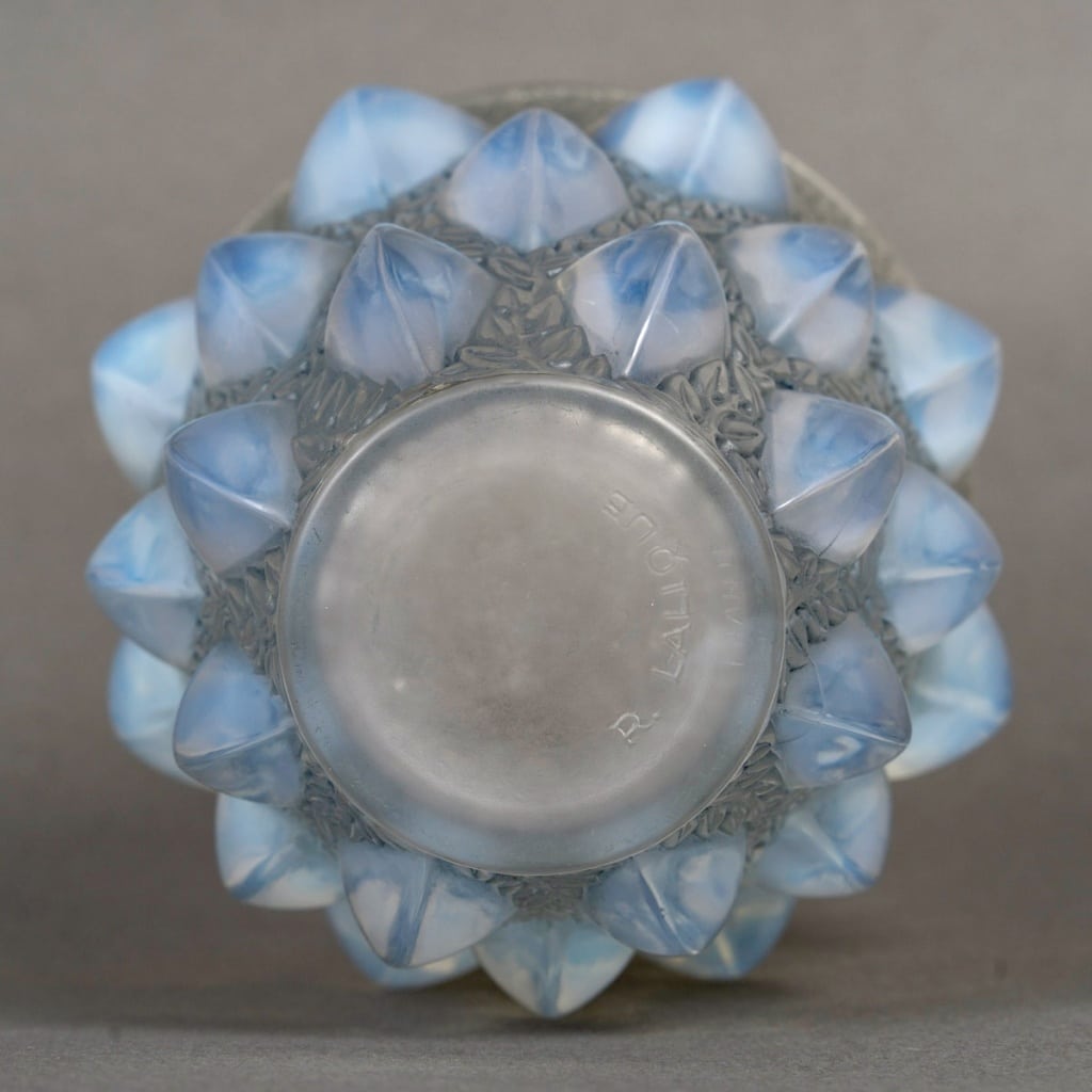 1927 René Lalique - Vase Rampillon Verre Opalescent Patiné Bleu 