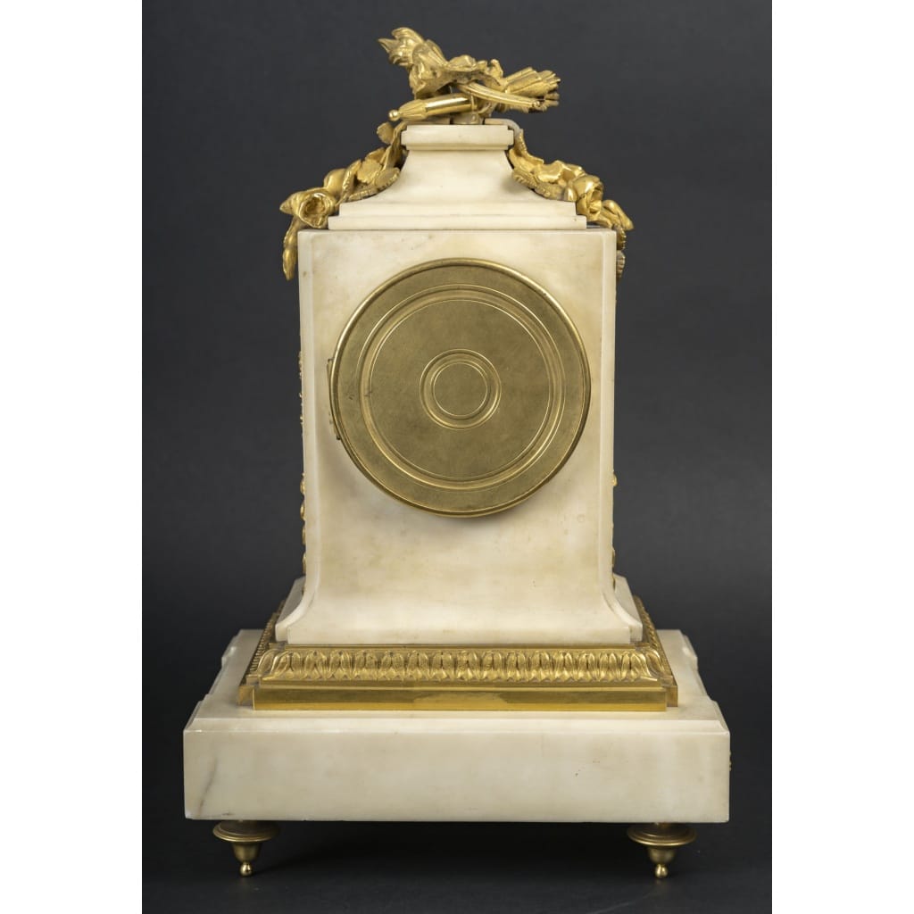 Pendule en marbre, signée Charles Leroy (1733-1771) 