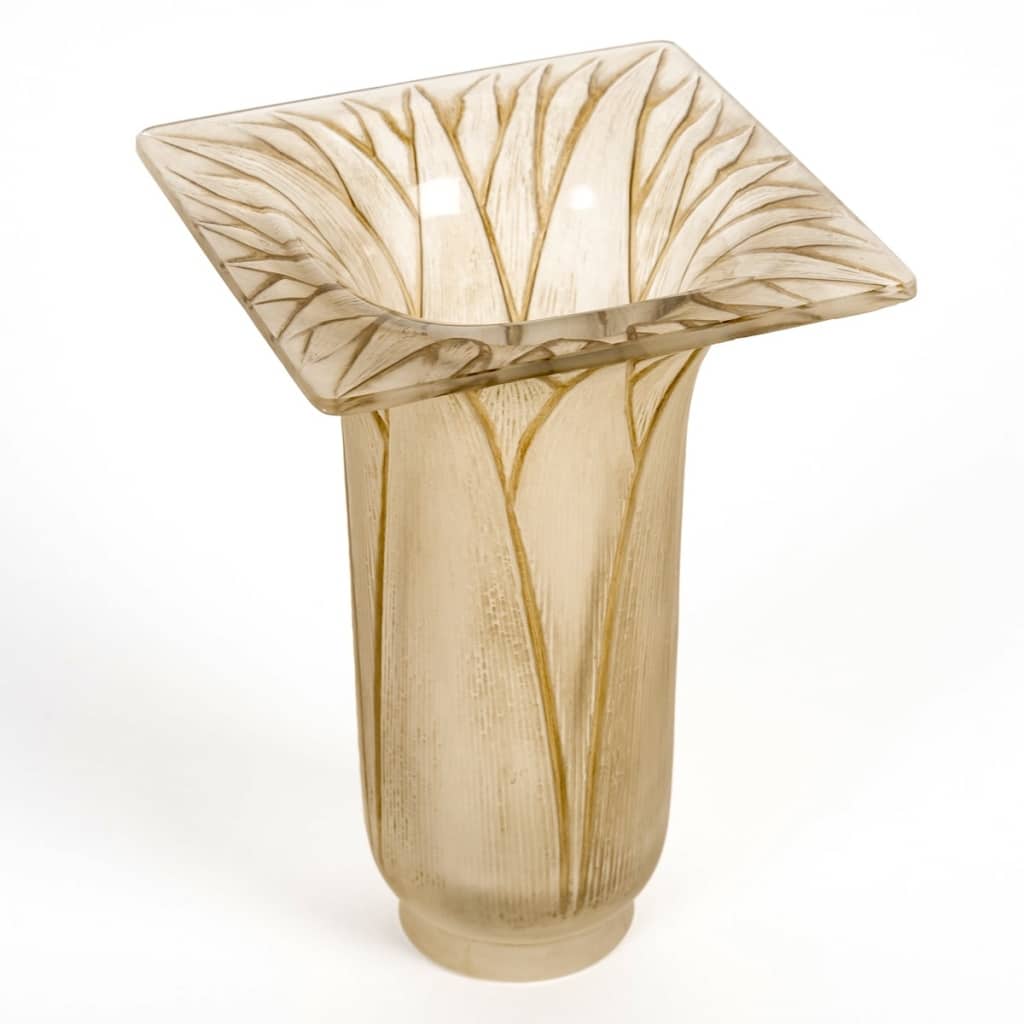 1926 René Lalique - Vase Lotus Verre Blanc Patiné Sépia 