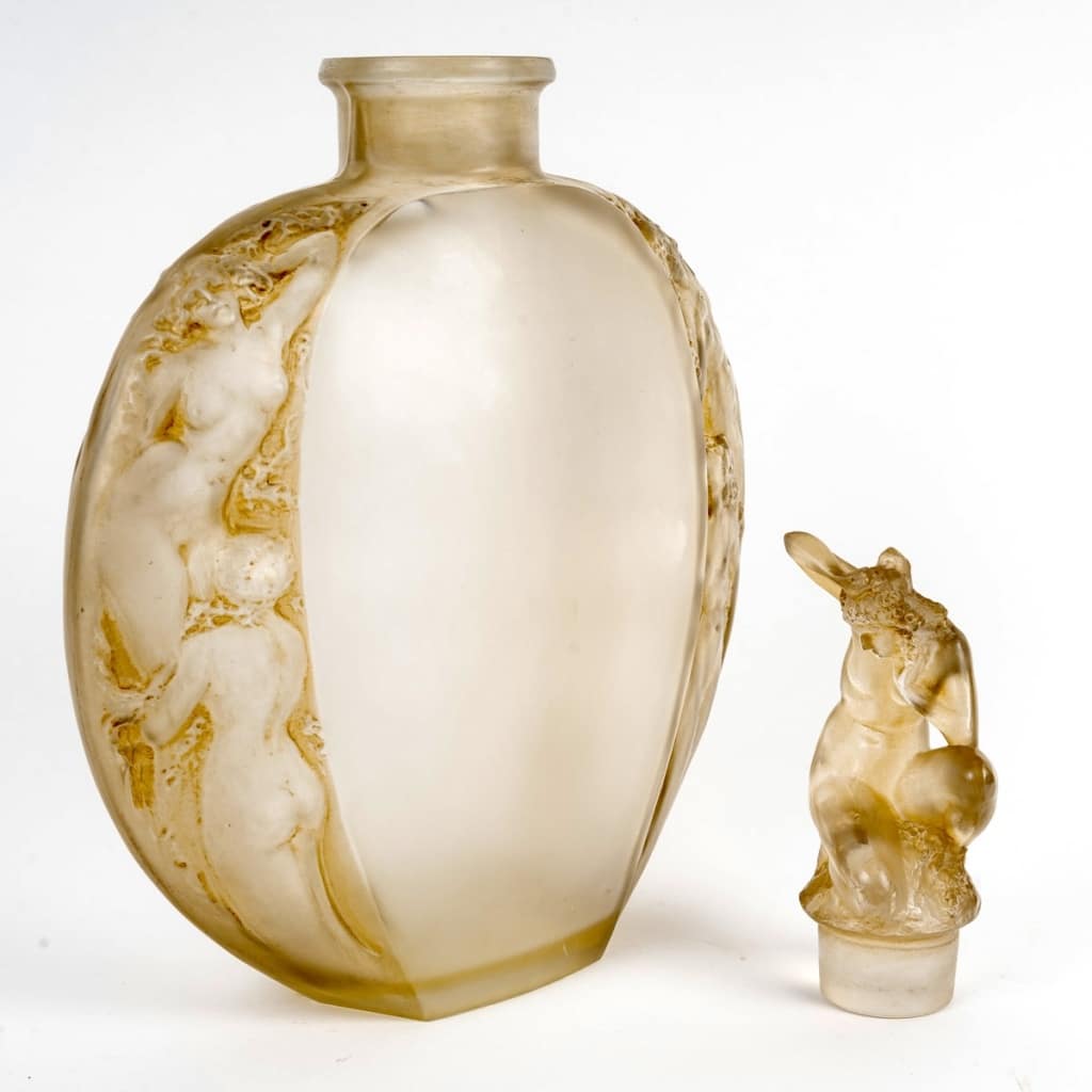 1920 René Lalique - Vase Méplat Sirènes Avec Bouchon Figurine Verre Blanc Patiné Sépia 