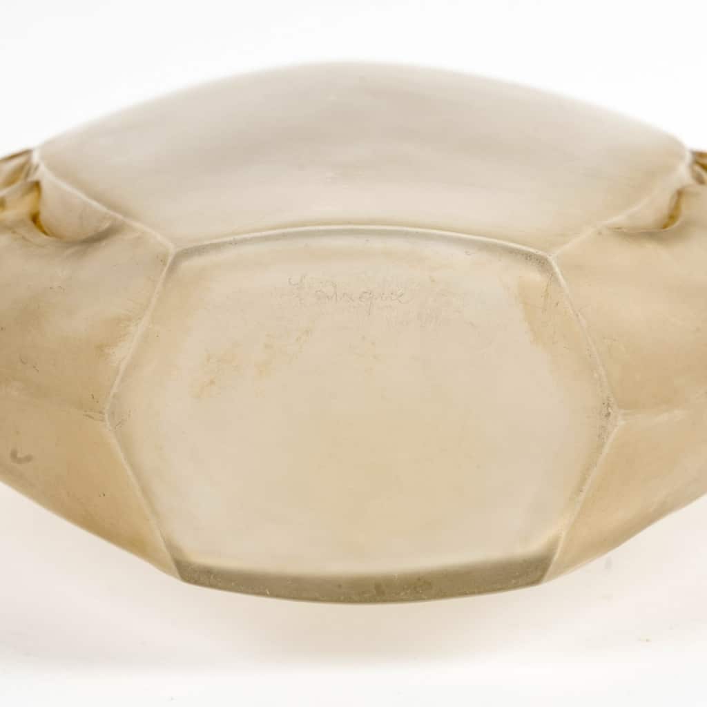 1920 René Lalique - Vase Méplat Sirènes Avec Bouchon Figurine Verre Blanc Patiné Sépia 