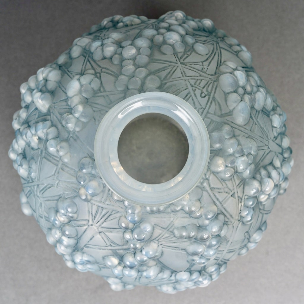 1924 René Lalique - Vase Druide Verre Opalescent Patiné Bleu 