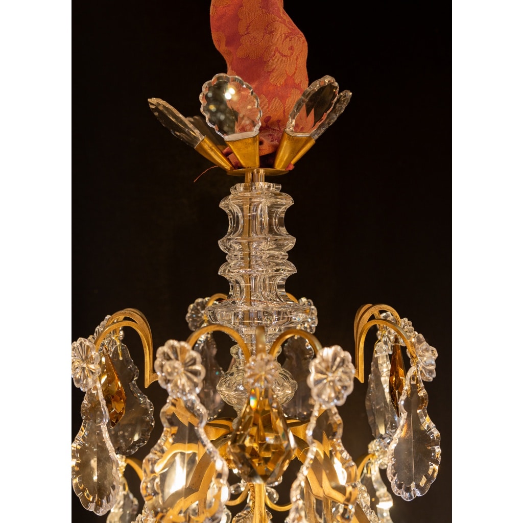 Lustre de style Louis XV en bronze doré et décor de cristal taillé signé par les Cristalleries de Baccarat vers 1890 