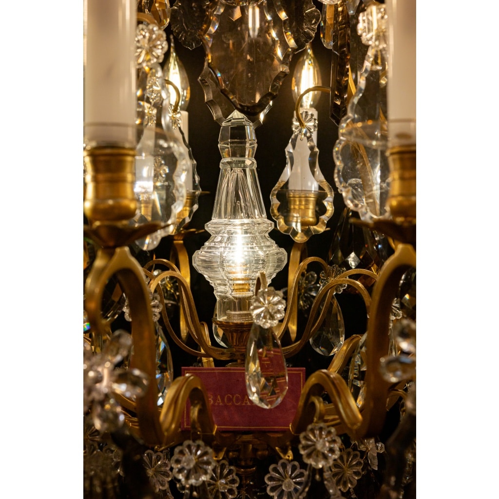 Lustre de style Louis XV en bronze doré et décor de cristal taillé signé par les Cristalleries de Baccarat vers 1890 