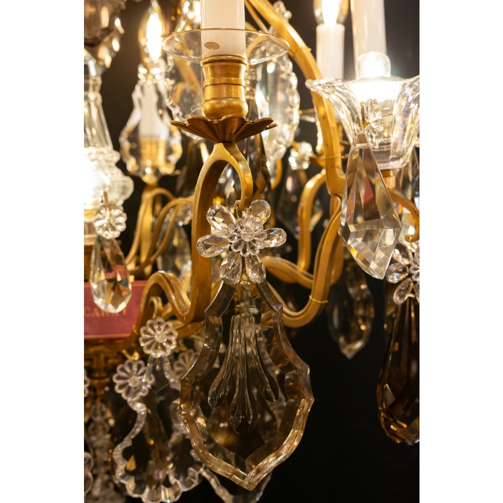 Lustre de style Louis XV en bronze doré et décor de cristal taillé signé par les Cristalleries de Baccarat vers 1890 