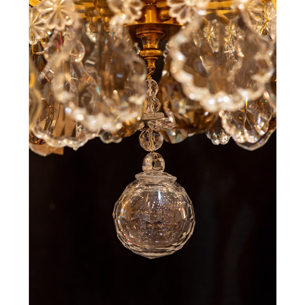 Lustre de style Louis XV en bronze doré et décor de cristal taillé signé par les Cristalleries de Baccarat vers 1890 