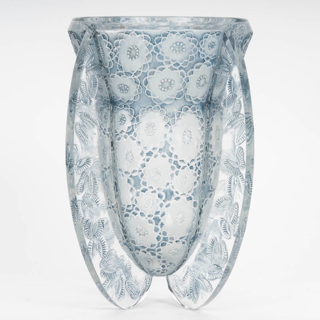 René LALIQUE (1860 - 1945) Vase "Papillons" - 1936. 