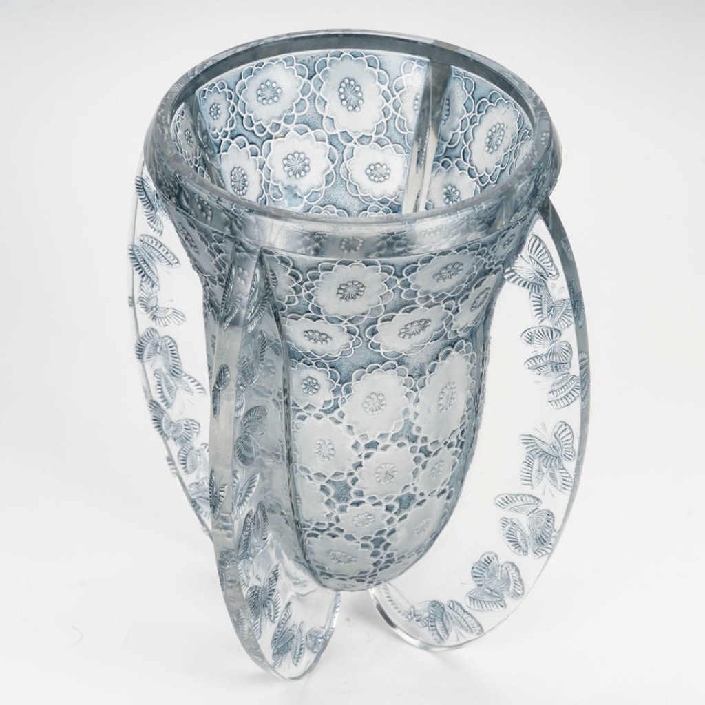 René LALIQUE (1860 - 1945) Vase "Papillons" - 1936. 