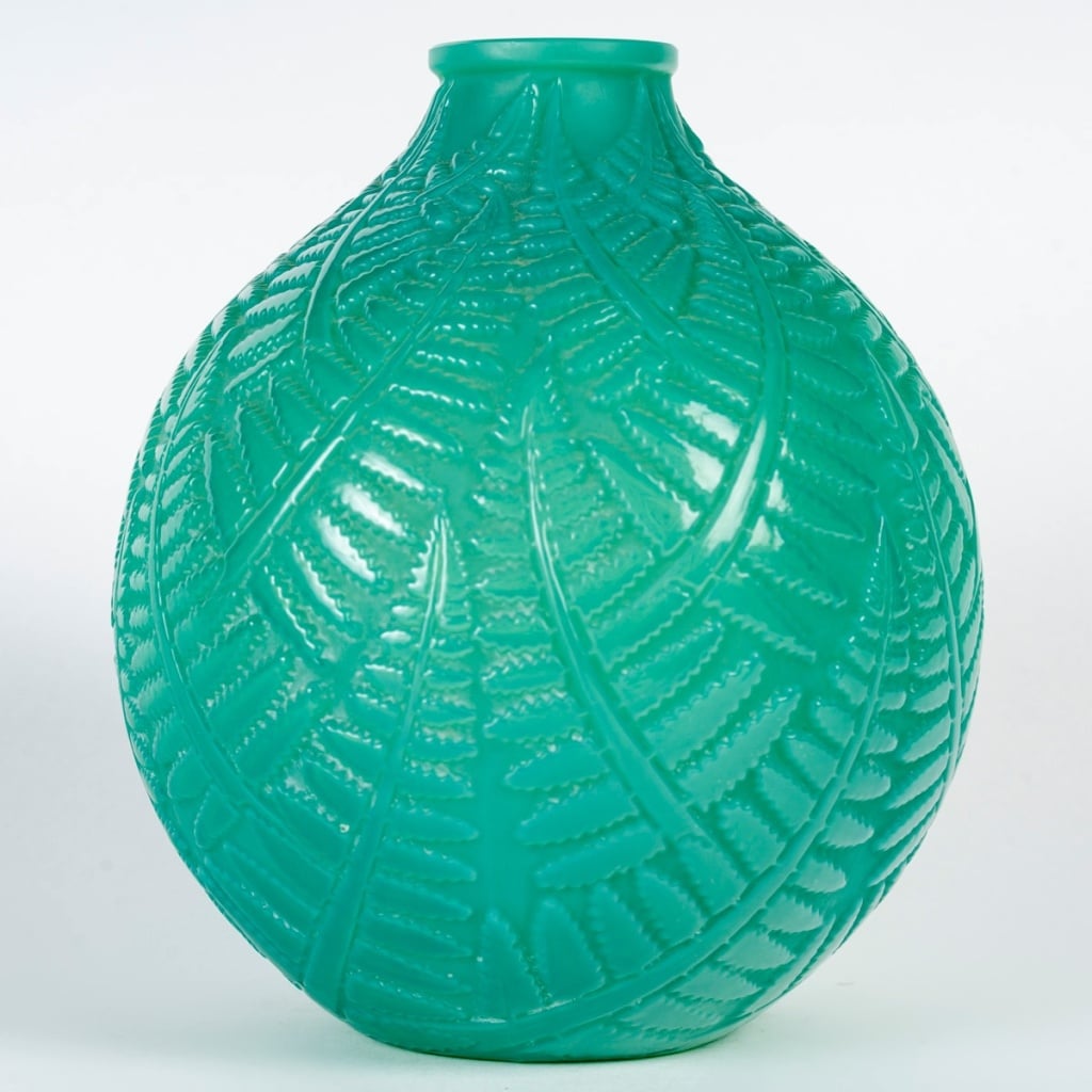 Vase "Espalion" verre vert jade de René LALIQUE 