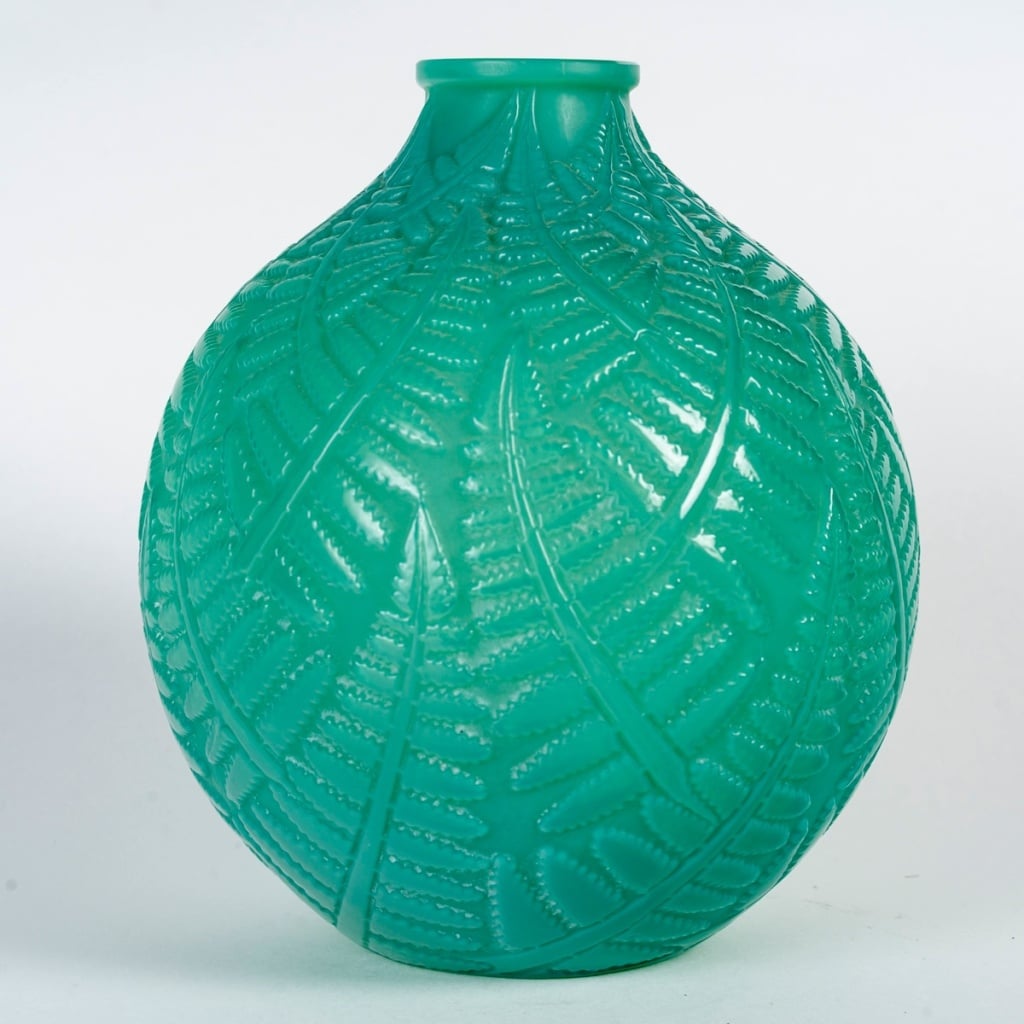 Vase "Espalion" verre vert jade de René LALIQUE 