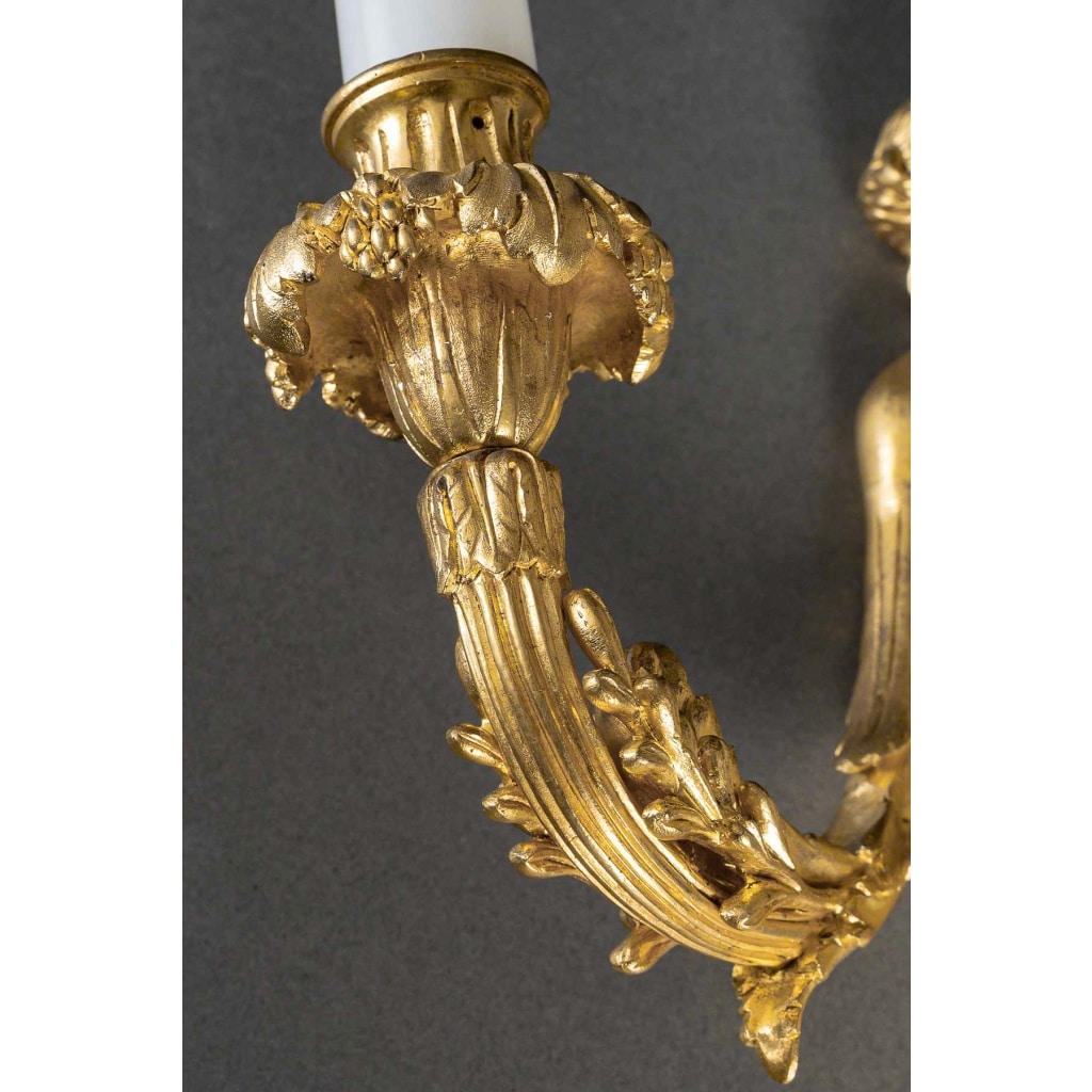 Paire d’appliques de style Louis XVI Aux Termes de Femmes en bronze ciselé et doré vers 1850-1870 