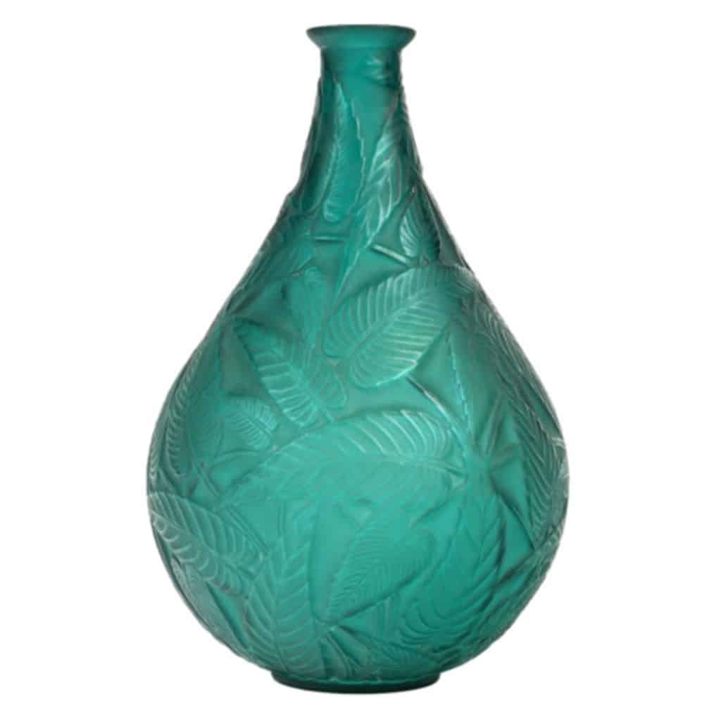 René LALIQUE -1923- Vase "SAUGE" teinté Vert émeraude 