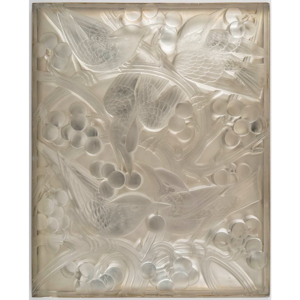 RENE LALIQUE PANNEAU DECORATIF 'MERLES ET RAISINS', MODELE CREE en 1928 