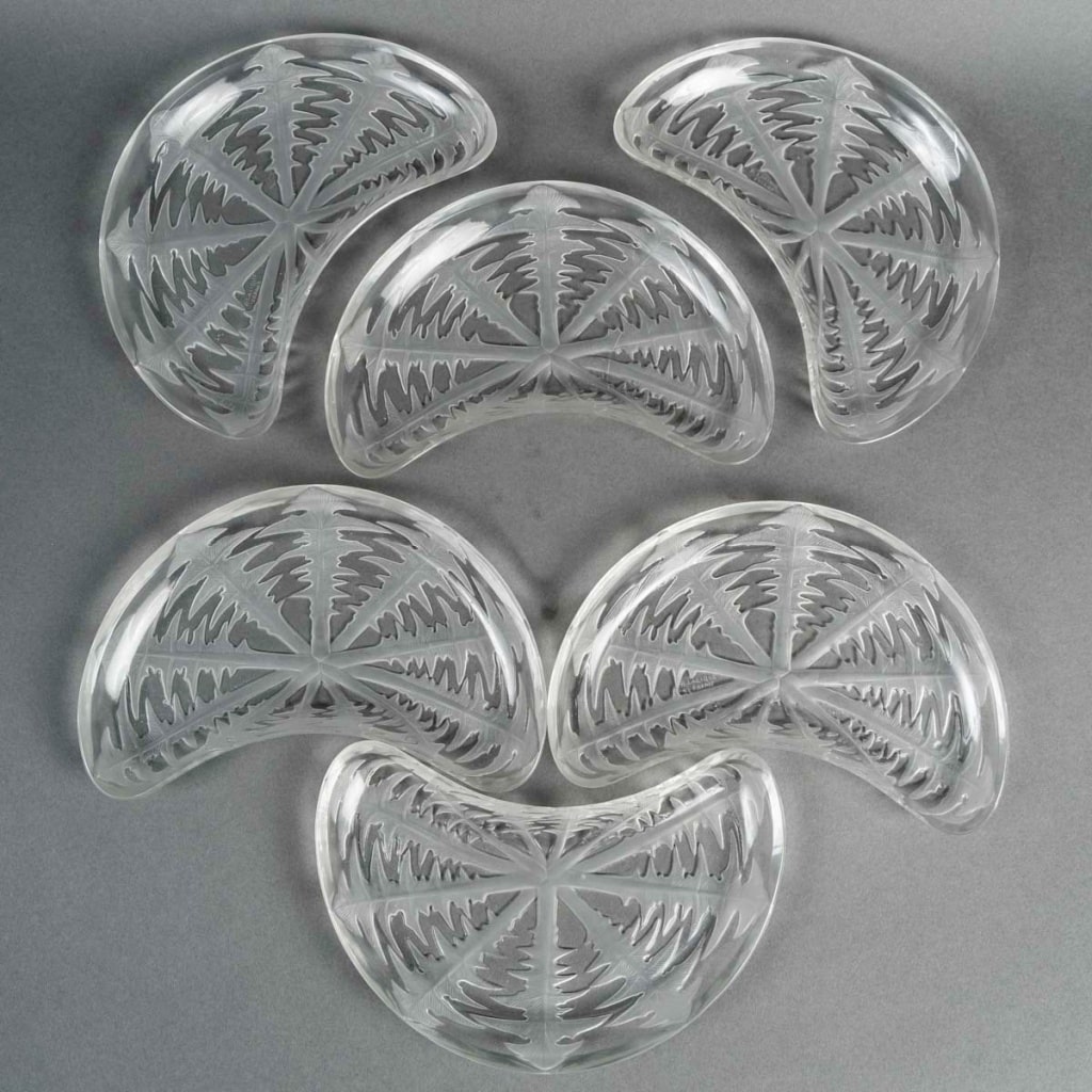 Suite de 6 Assiettes à Salade "Pissenlit" verre blanc de René LALIQUE 