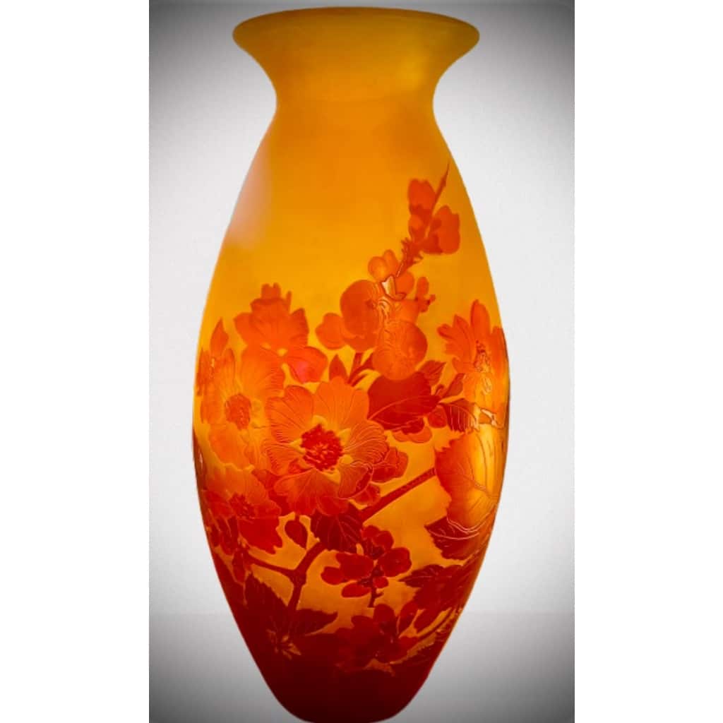 EMILE GALLE VASE A DECOR DE FLEURS DU POMMMIER DU JAPON 