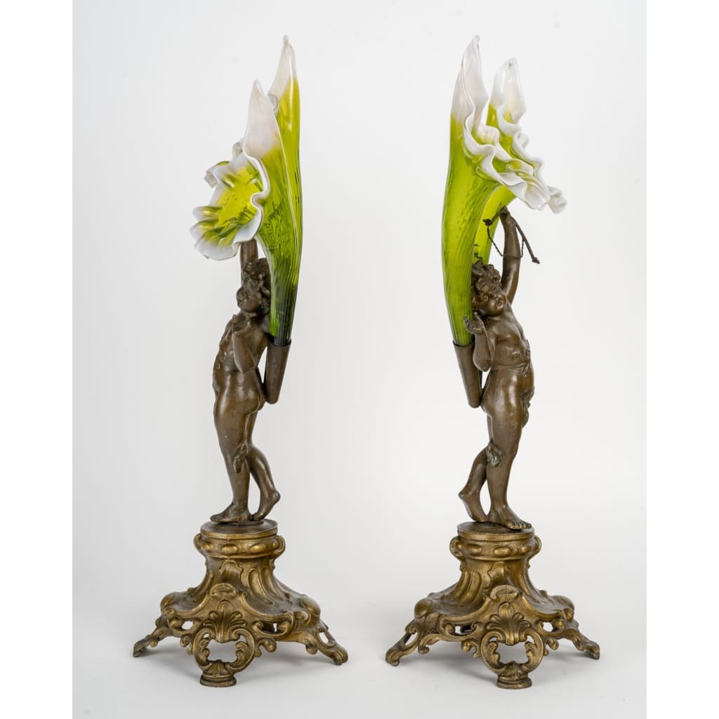 Paire de cornets en cristal de Murano et régule – Style Art Nouveau, fin XIXe – début XXe siècle | Biron 