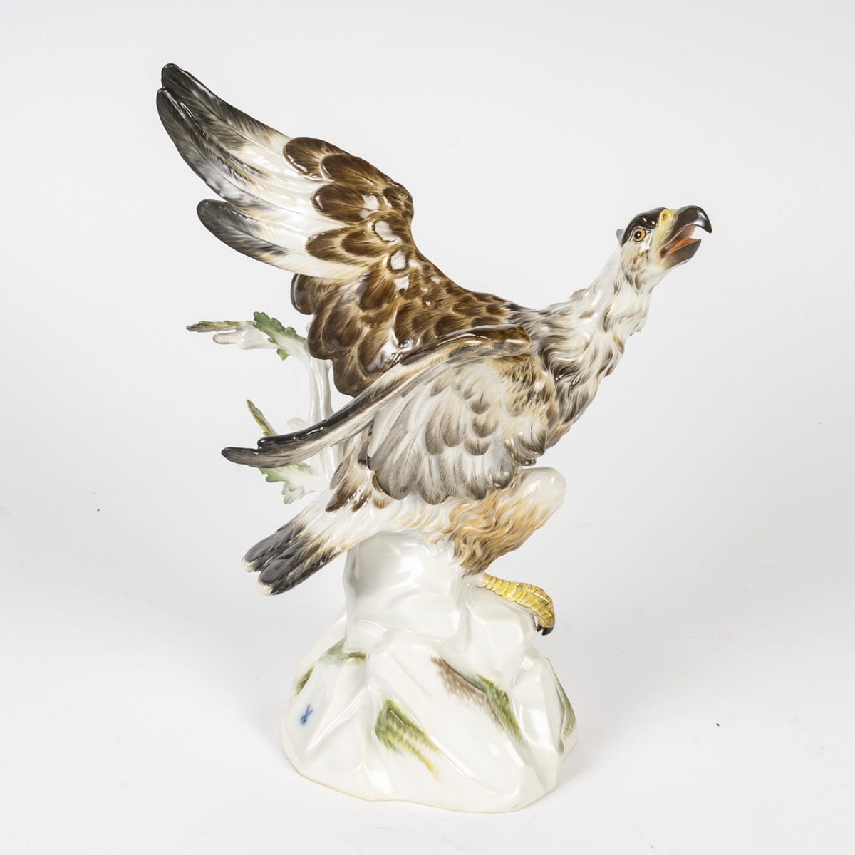 Magnificent porcelain eagle from the Meissen factory, 20th century. | Biron